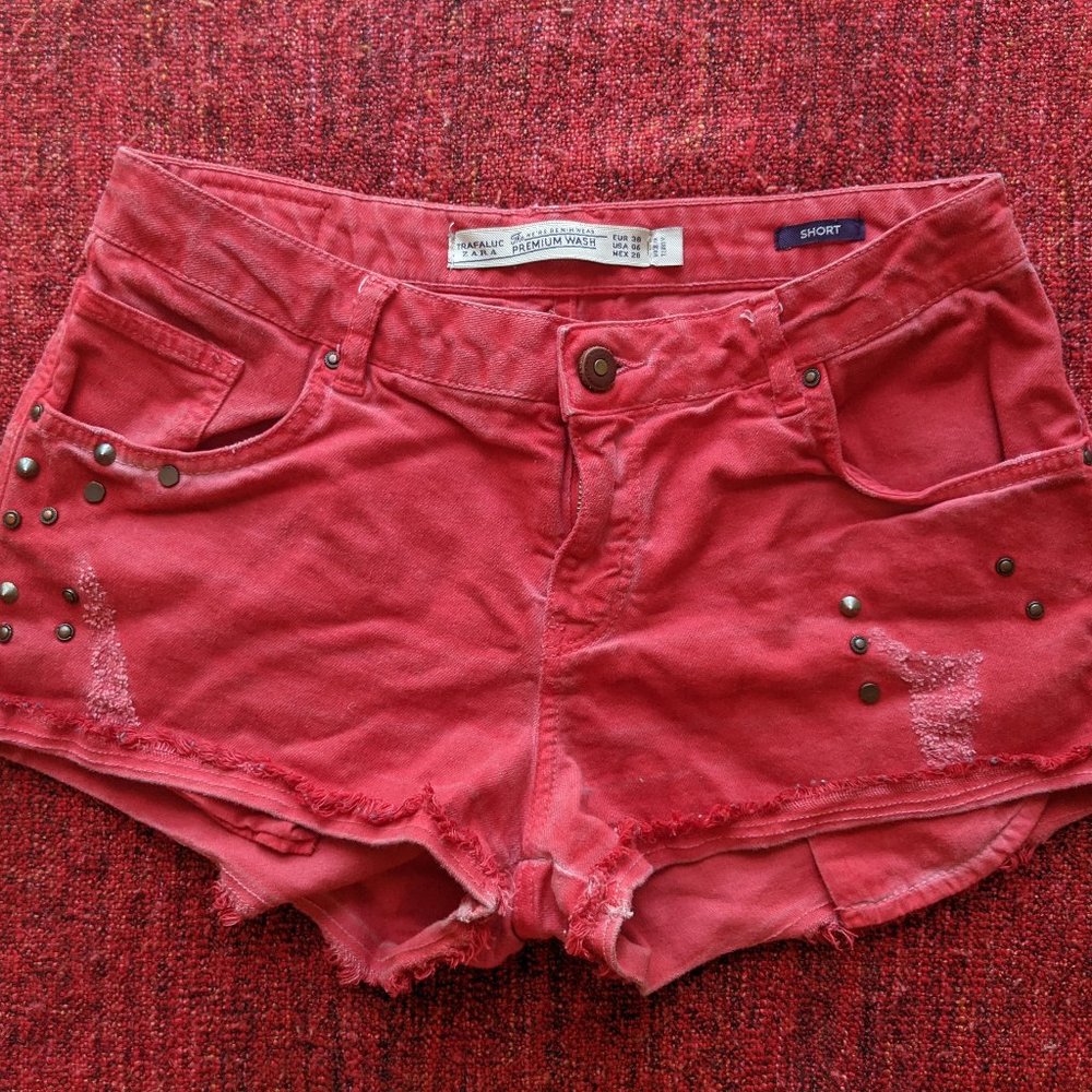 Hot pink jean shorts ZARA